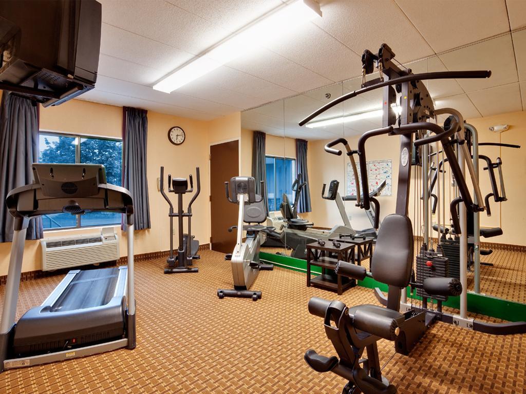Baymont By Wyndham East Windsor Bradley Airport Hotel Bagian luar foto