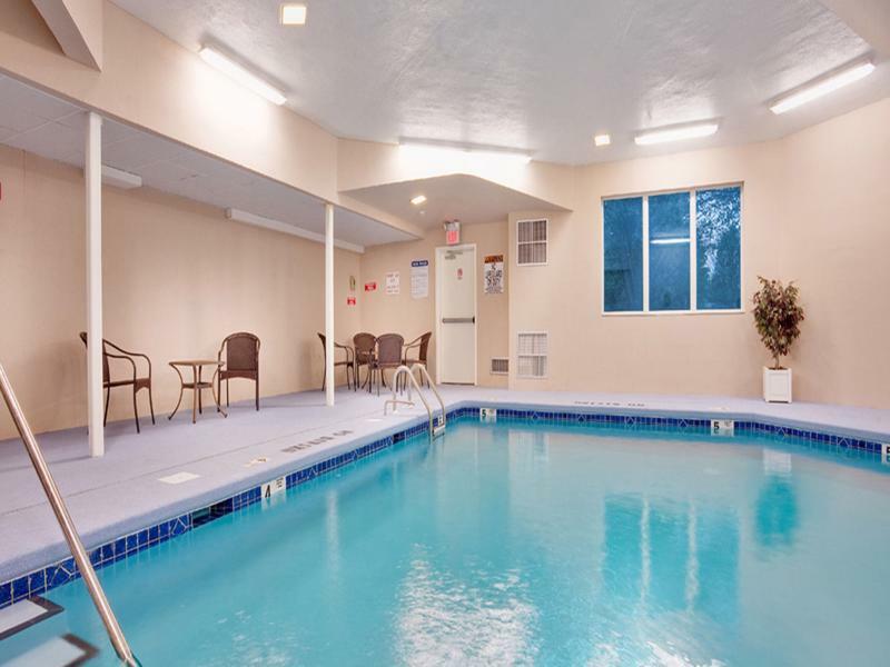 Baymont By Wyndham East Windsor Bradley Airport Hotel Bagian luar foto