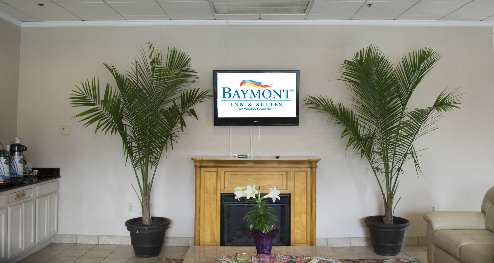 Baymont By Wyndham East Windsor Bradley Airport Hotel Bagian luar foto